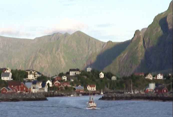 lofoten-meer&berge.jpg
